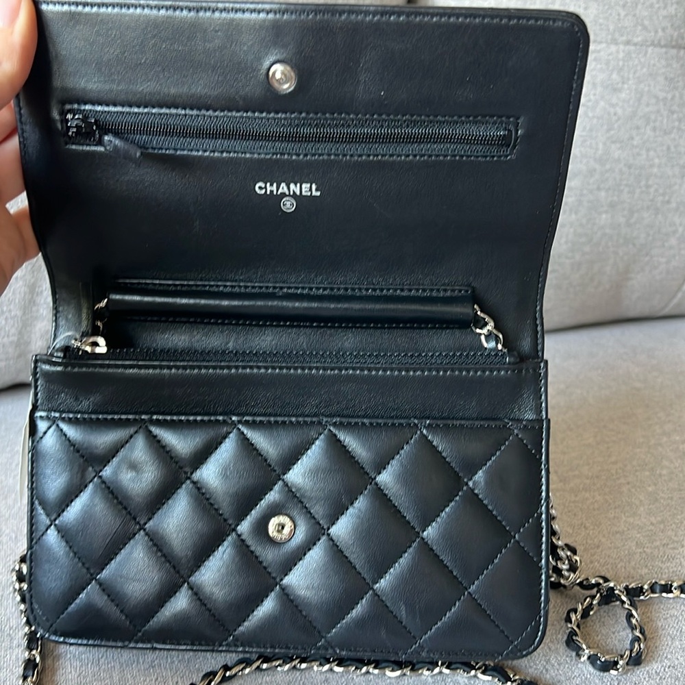Chanel Wallet On Chain Black Lambskin Like New - Picture 10 of 17